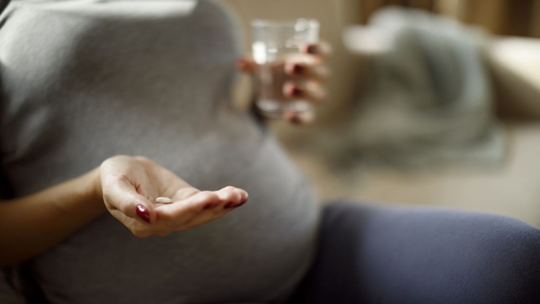 Is acetaminophen safe in pregnancy? Here’s what the science says. Is acetaminophen safe in pregnancy? Here’s what the science says.
